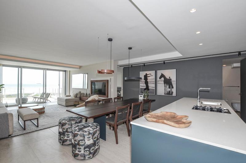 To Let 2 Bedroom Property for Rent in Dolphin Beach Western Cape